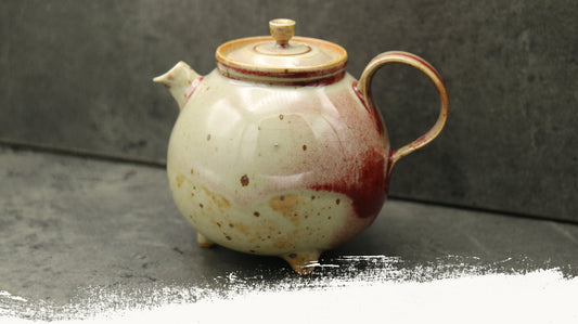 Ceramic Tea Pot 3 Legged Pig