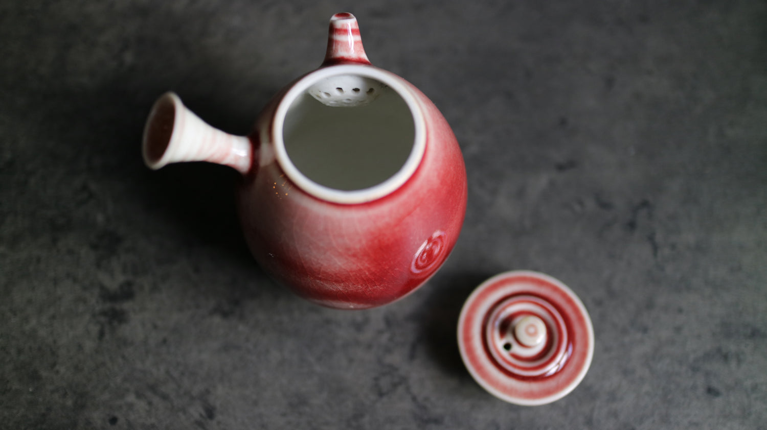 Ceramic Tea Pot "Crimson Rooster"